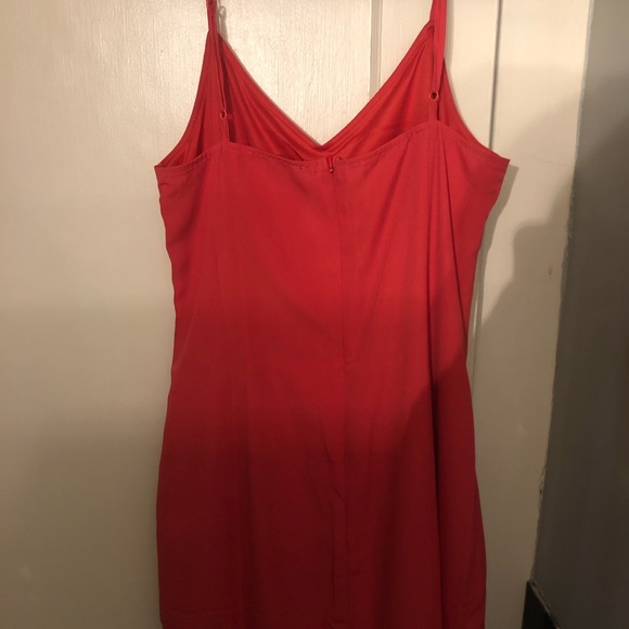 Red Lulu’s midi dress - Picture 3 of 4